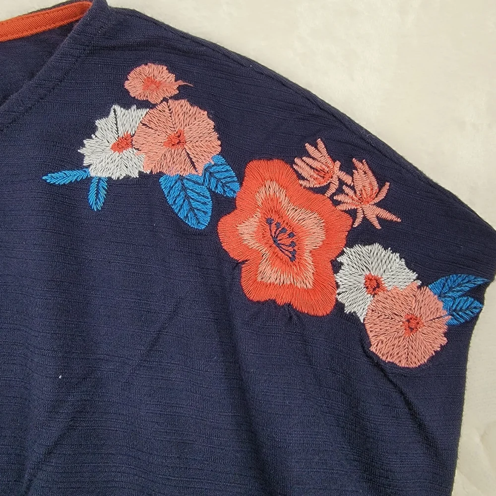 W5 Tie Front Top with Embroidered Flowers - Picture 8 of 11